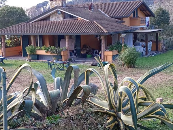 casa indipendente in vendita a Massarosa in zona Piano di Conca