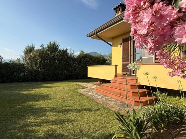 casa indipendente in vendita a Massarosa