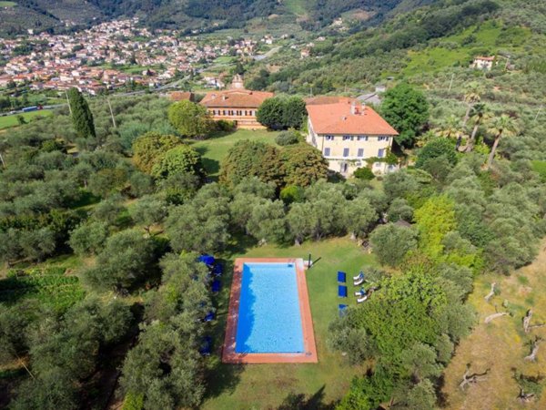 casa indipendente in vendita a Massarosa in zona Pieve a Elici