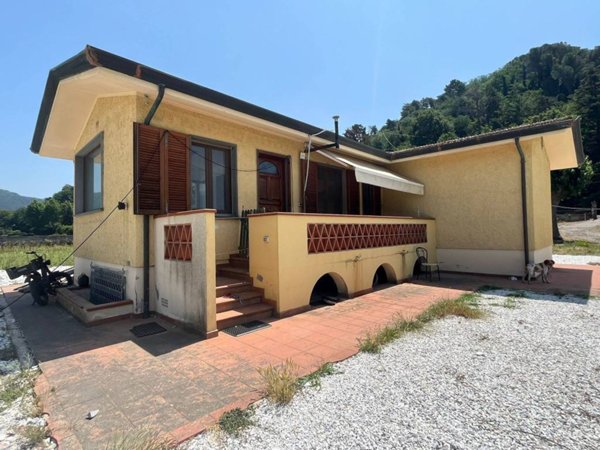 casa indipendente in vendita a Massarosa in zona Stiava
