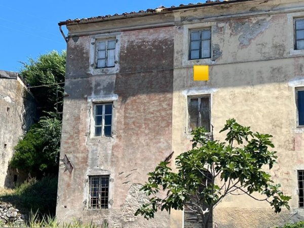 casa indipendente in vendita a Massarosa in zona Quiesa