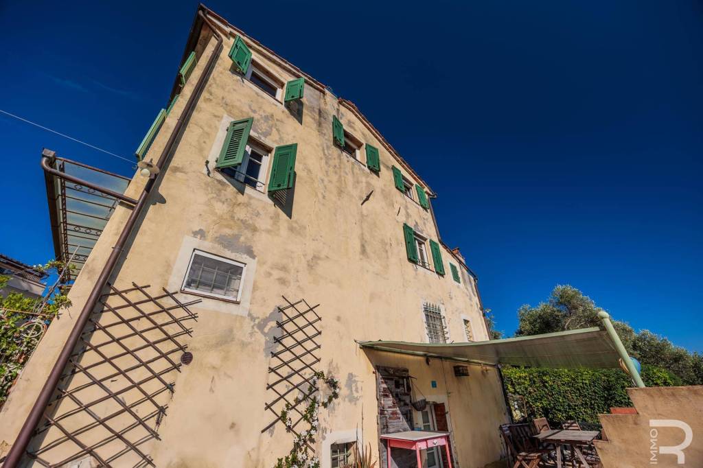 casa indipendente in vendita a Massarosa