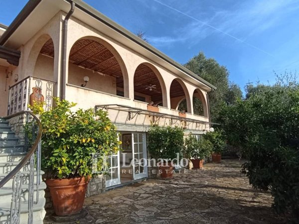 casa indipendente in vendita a Massarosa in zona Corsanico