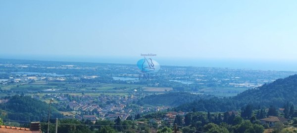casa indipendente in vendita a Massarosa in zona Corsanico