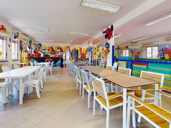 negozio in vendita a Massarosa