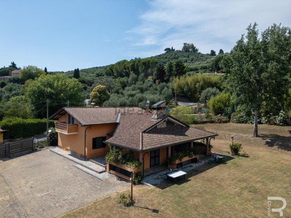 casa indipendente in vendita a Massarosa