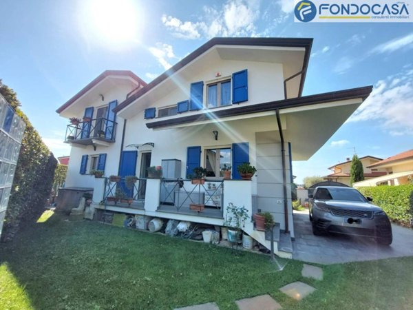 casa indipendente in vendita a Massarosa