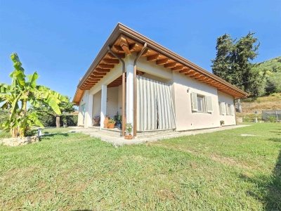 casa indipendente in vendita a Massarosa in zona Piano di Conca