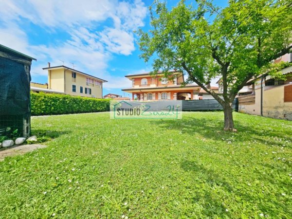 terreno edificabile in vendita a Massarosa in zona Piano di Mommio