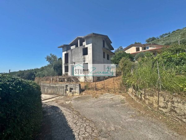 casa indipendente in vendita a Massarosa in zona Quiesa
