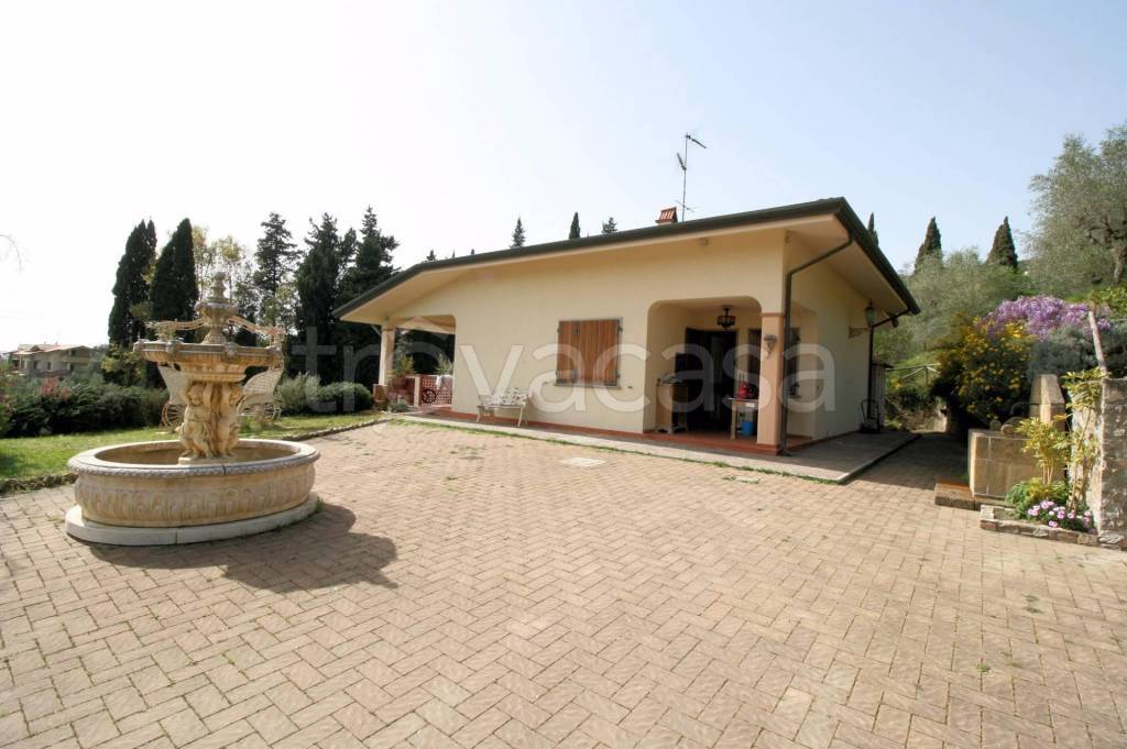 casa indipendente in vendita a Massarosa