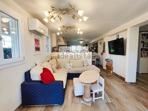 casa indipendente in vendita a Massarosa in zona Piano di Mommio