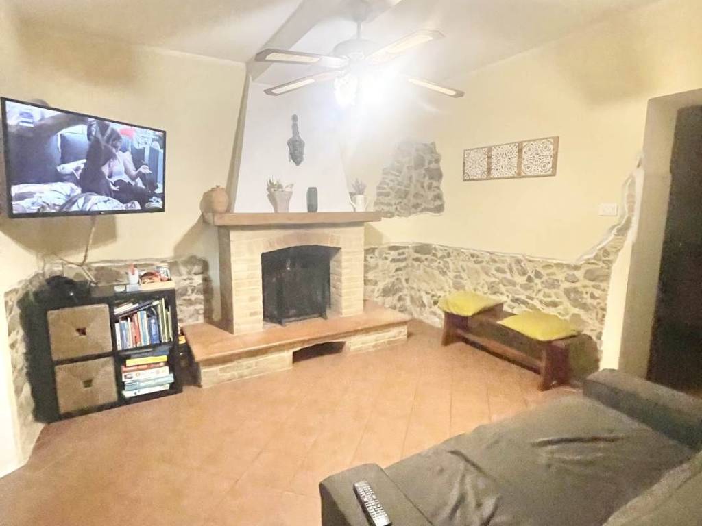 casa indipendente in vendita a Massarosa in zona Bozzano