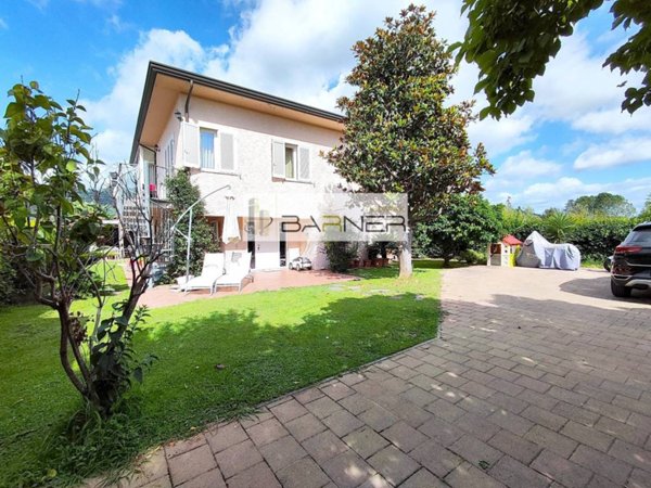 casa indipendente in vendita a Massarosa in zona Piano di Mommio