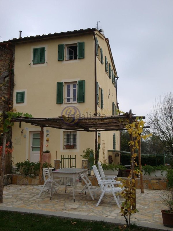 casa indipendente in vendita a Massarosa