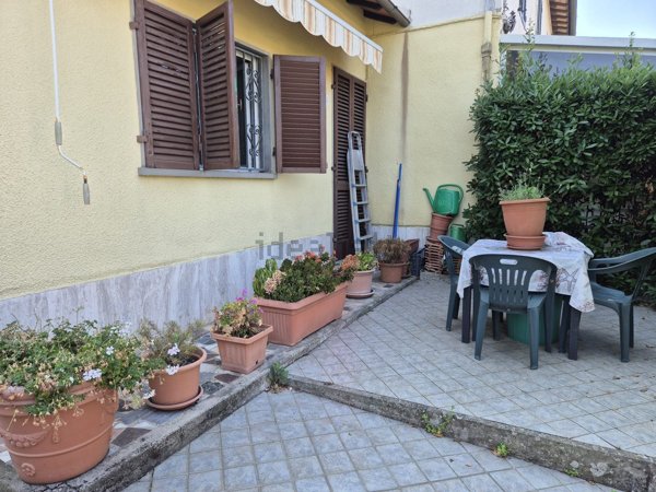 casa indipendente in vendita a Massarosa in zona Piano di Mommio