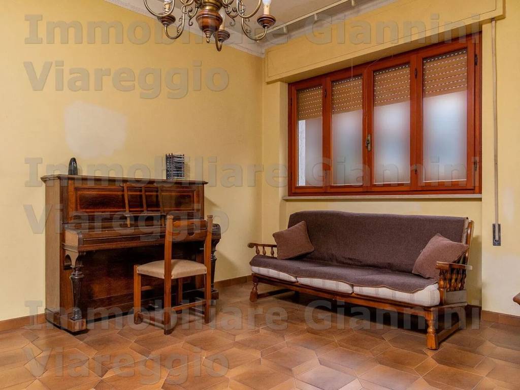 casa indipendente in vendita a Massarosa in zona Quiesa