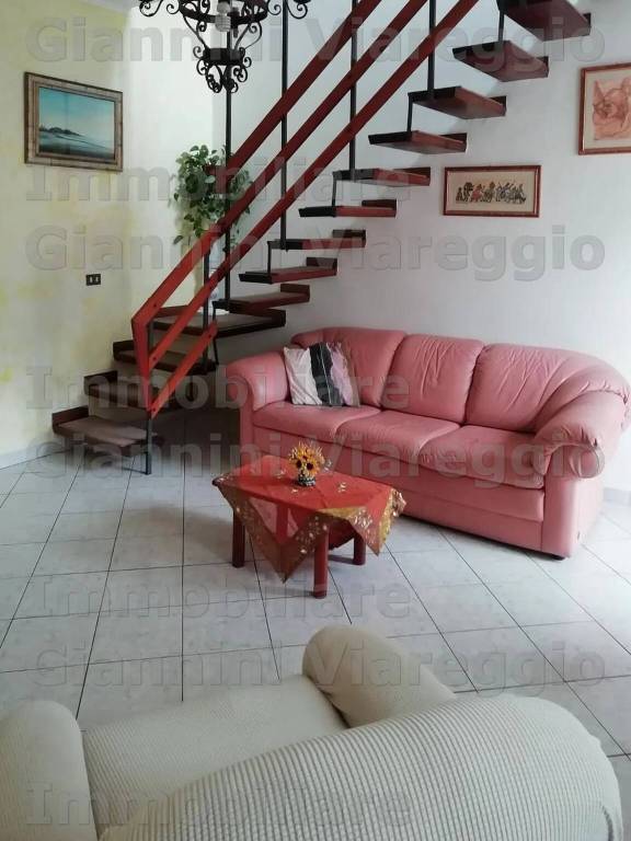 casa indipendente in vendita a Massarosa in zona Bargecchia