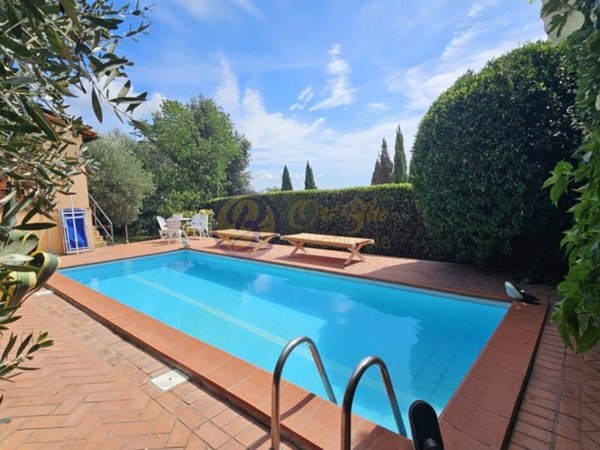 casa indipendente in vendita a Massarosa in zona Corsanico