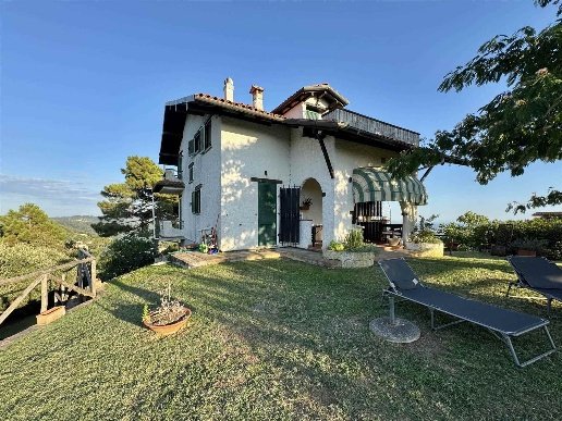 casa indipendente in vendita a Massarosa in zona Corsanico