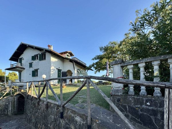 casa indipendente in vendita a Massarosa in zona Corsanico