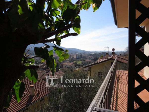 casa indipendente in vendita a Massarosa in zona Bozzano