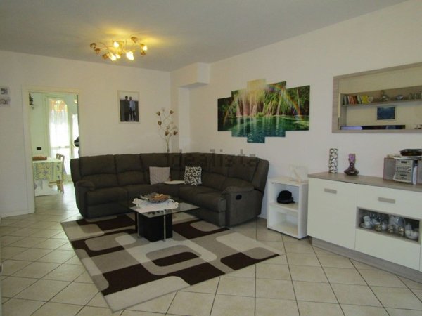 casa indipendente in vendita a Massarosa