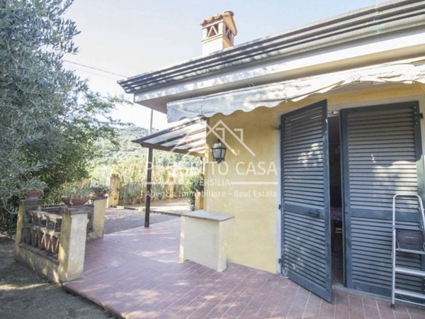 casa indipendente in vendita a Massarosa in zona Stiava