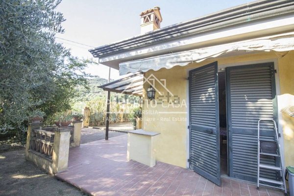 casa indipendente in vendita a Massarosa in zona Stiava