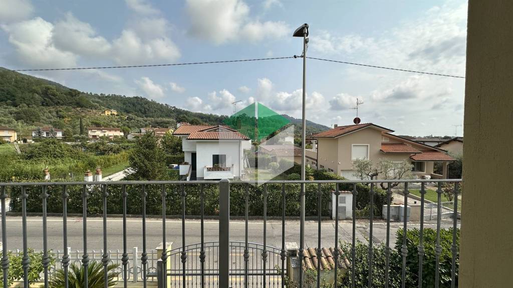 appartamento in vendita a Massarosa in zona Bozzano