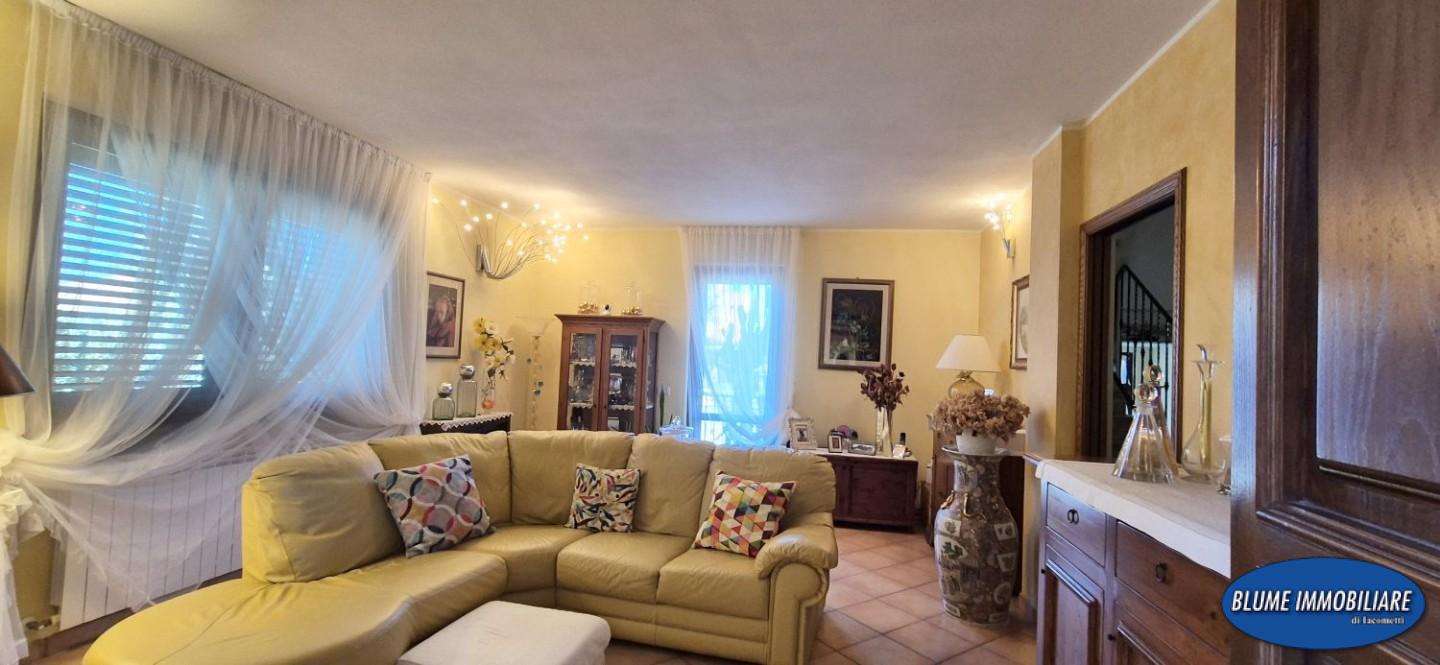 casa indipendente in vendita a Massarosa in zona Quiesa