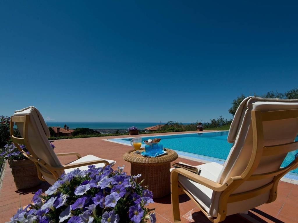 casa indipendente in vendita a Massarosa in zona Massaciuccoli