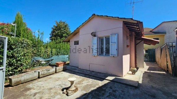 appartamento in vendita a Massarosa in zona Piano di Mommio