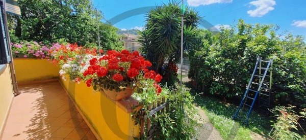 casa indipendente in vendita a Massarosa in zona Quiesa