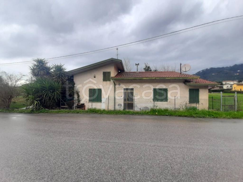 casa indipendente in vendita a Massarosa in zona Stiava