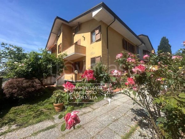casa indipendente in vendita a Massarosa