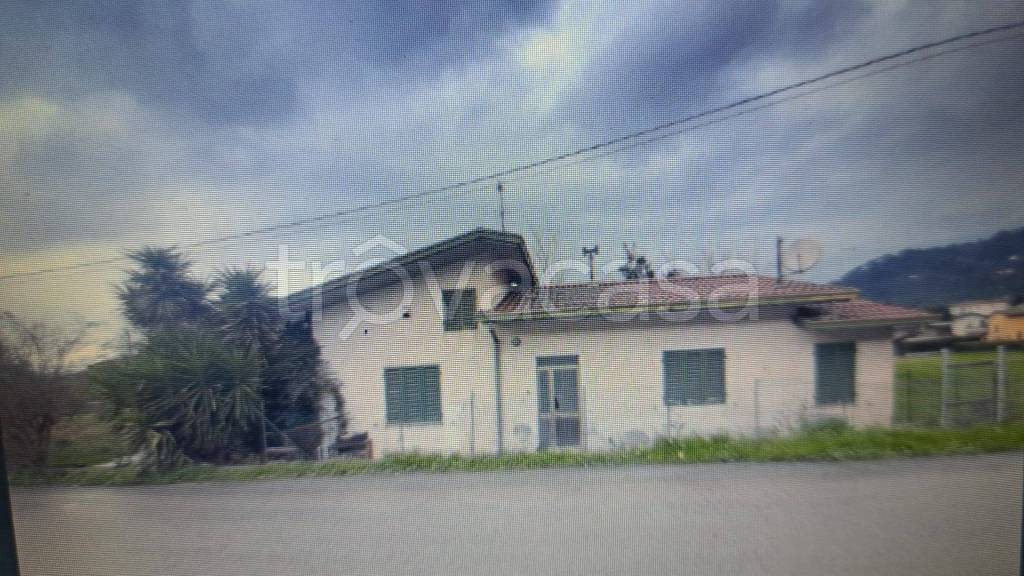 casa indipendente in vendita a Massarosa in zona Stiava