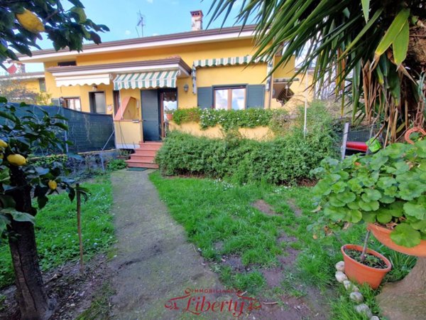 casa indipendente in vendita a Massarosa in zona Quiesa