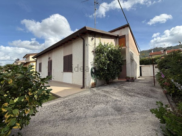 casa indipendente in vendita a Massarosa