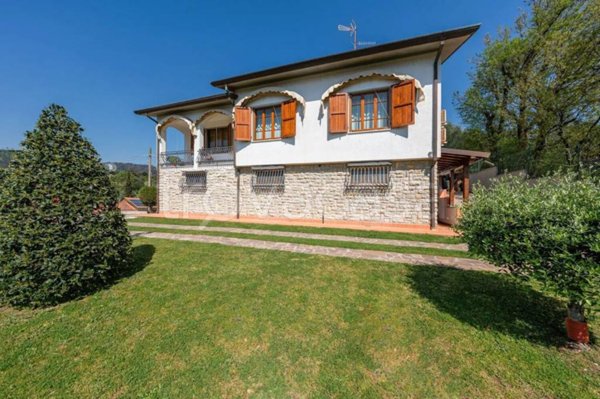 casa indipendente in vendita a Massarosa in zona Bozzano