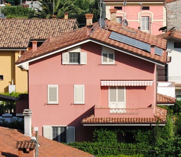 casa indipendente in vendita a Massarosa in zona Bozzano