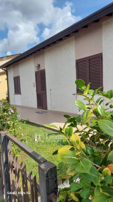 casa indipendente in vendita a Massarosa in zona Piano di Mommio
