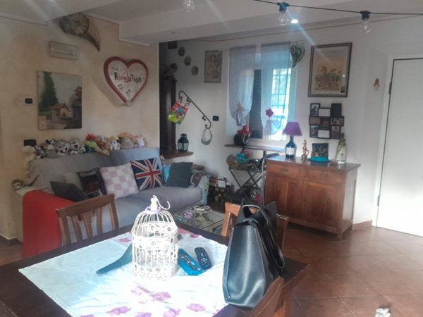casa indipendente in vendita a Massarosa in zona Piano del Quercione