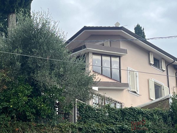 casa indipendente in vendita a Massarosa in zona Bargecchia