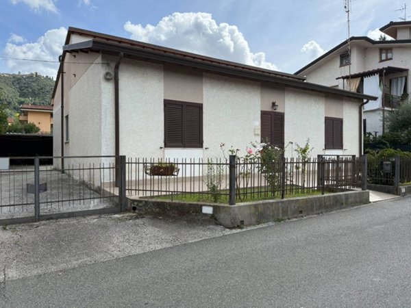 casa indipendente in vendita a Massarosa in zona Piano di Mommio