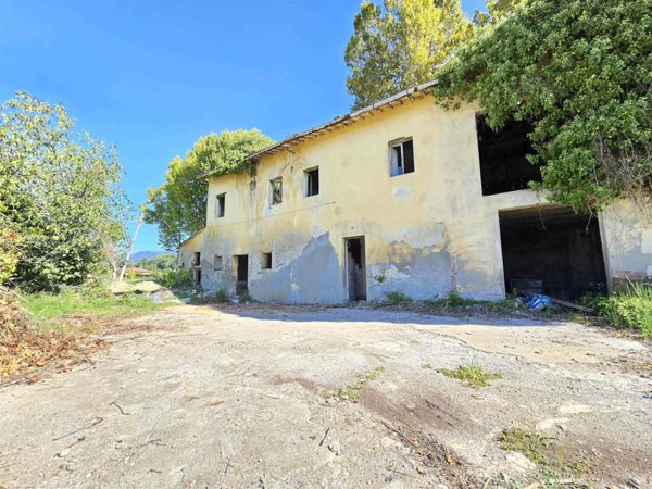 casale in vendita a Massarosa in zona Piano di Mommio