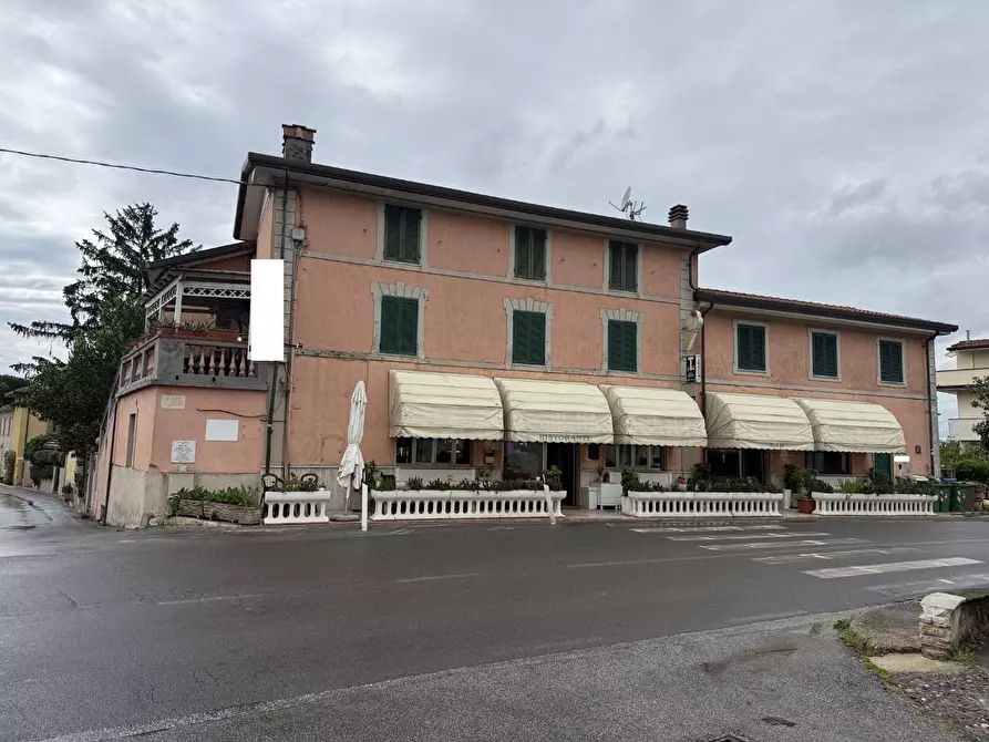 locale commerciale in vendita a Massarosa in zona Piano di Mommio