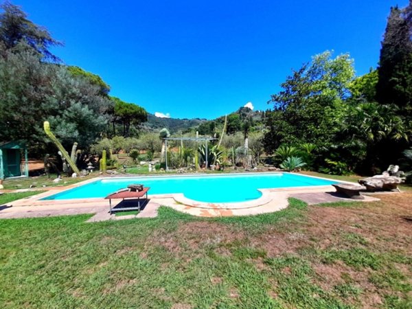 casa indipendente in vendita a Massarosa