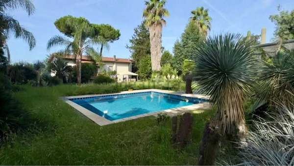 casa indipendente in vendita a Massarosa in zona Piano di Mommio