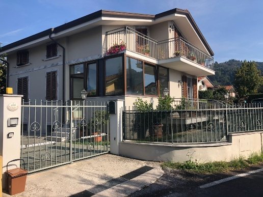 casa indipendente in vendita a Massarosa in zona Piano di Mommio